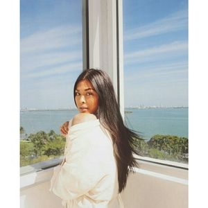 Meet your Posher, Aeriz